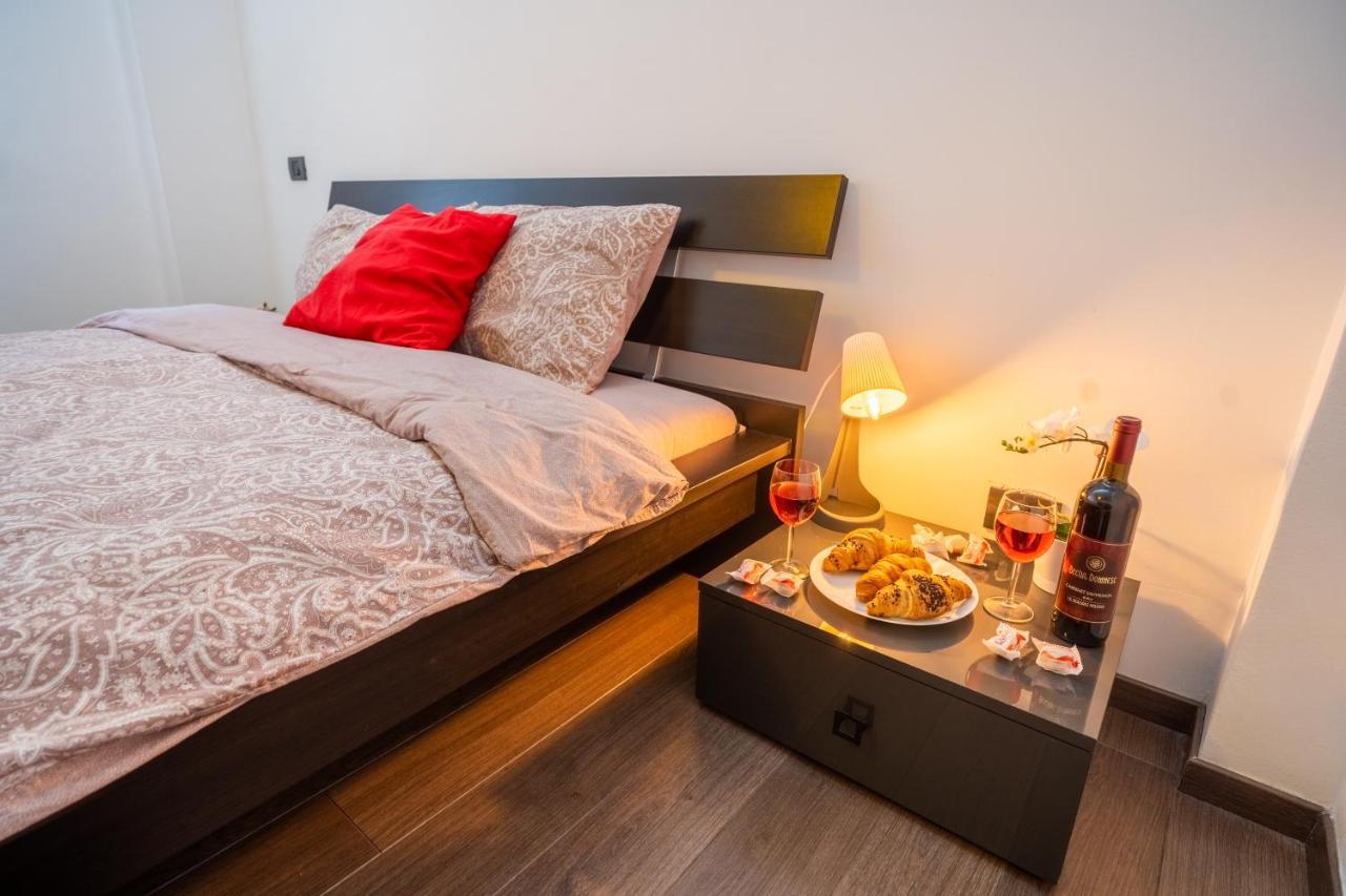 Cozy & Spacious Flat Near Victoriei Square Boekarest Buitenkant foto