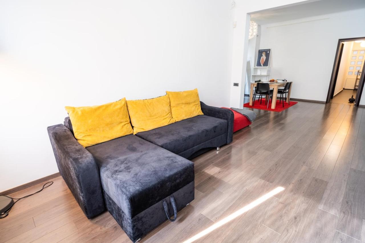 Cozy & Spacious Flat Near Victoriei Square Boekarest Buitenkant foto