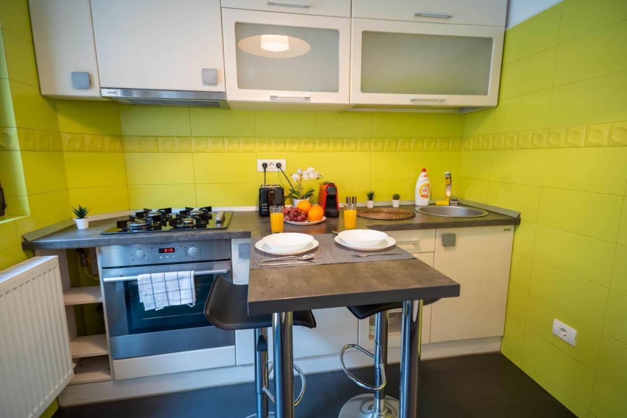 Cozy & Spacious Flat Near Victoriei Square Boekarest Buitenkant foto