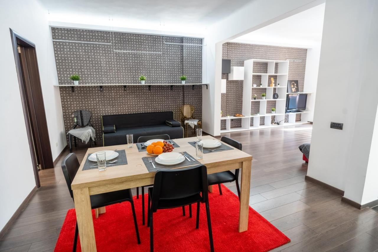 Cozy & Spacious Flat Near Victoriei Square Boekarest Buitenkant foto